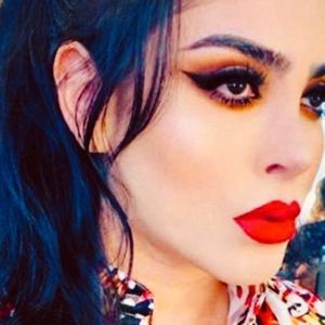 Meet your Posher, Beatriz